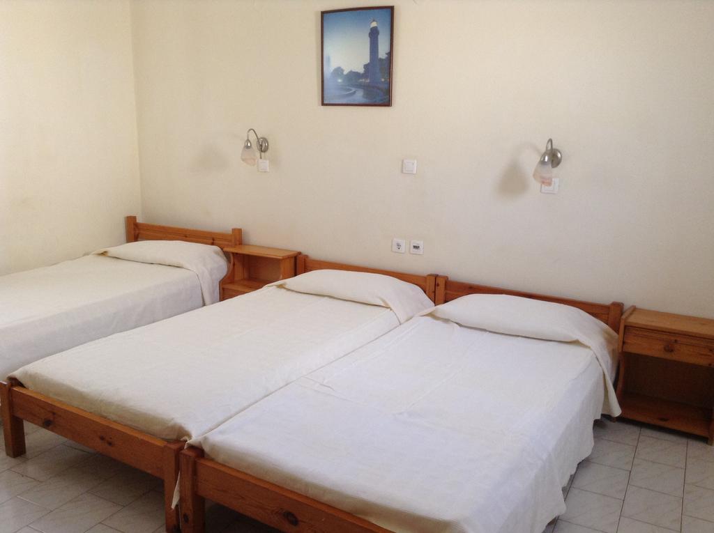 Rooms To Let Katerina & John'S Perissa  Room photo